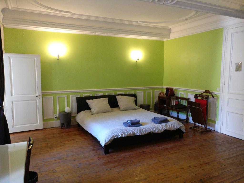 Bed and Breakfast Chateau De Seurre - No Boring People Please - O6-Io-66-95-83 Екстер'єр фото
